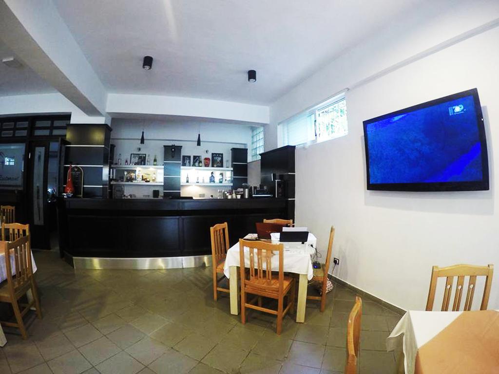 Hotel Aulona Sarandë Eksteriør bilde